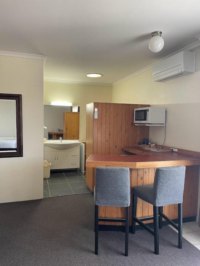 Waterview Gosford Motor Inn Bagian luar foto
