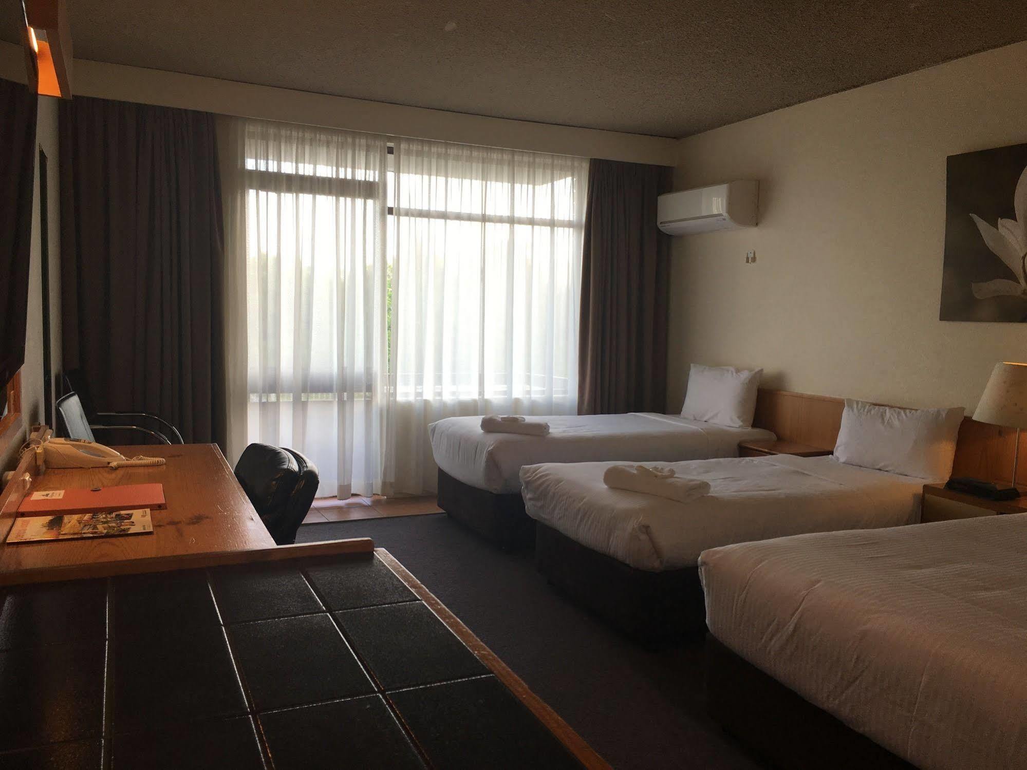 Waterview Gosford Motor Inn Bagian luar foto
